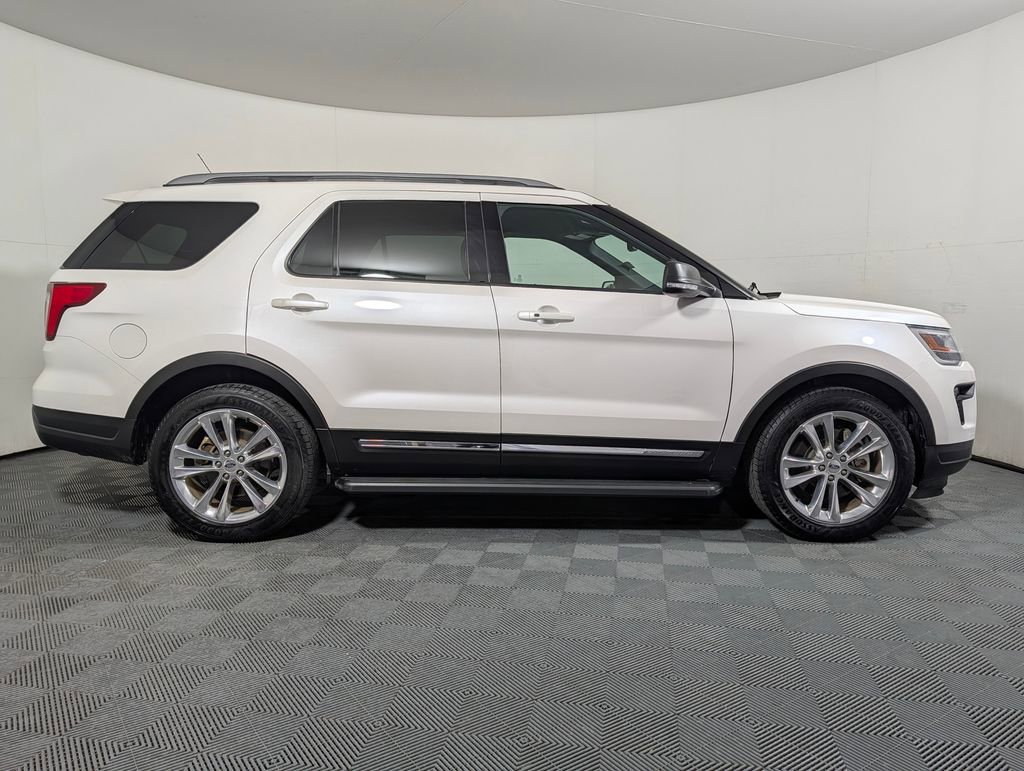 Certified 2019 Ford Explorer XLT w/ Equipment Group 202A FWD image 2