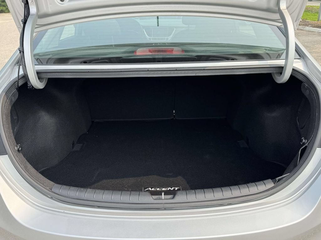 Used 2022 Hyundai Accent SEL FWD image 17