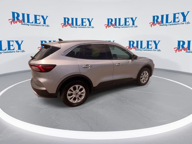 Certified 2023 Ford Escape Active AWD/4WD image 9