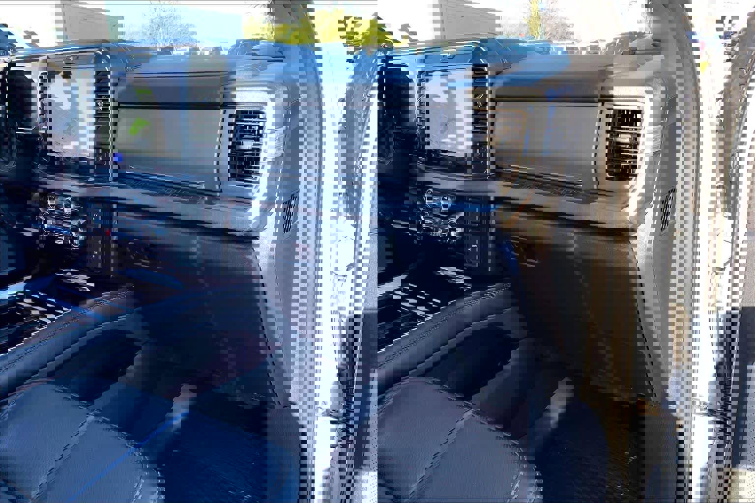 Certified 2025 Ford F250 Platinum image 16