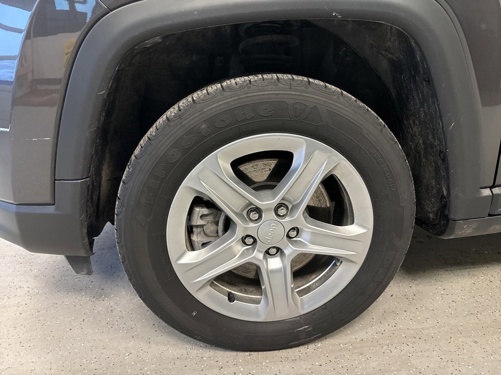 Used 2023 Jeep Compass Latitude w/ Convenience Group image 43