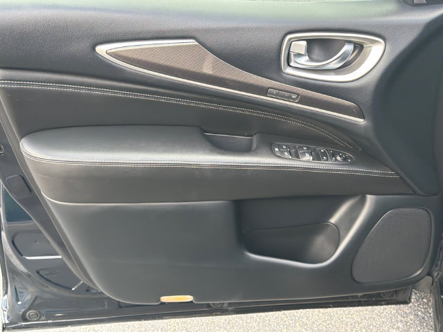 Used 2019 INFINITI QX60 Luxe w/ Essential Package FWD image 12