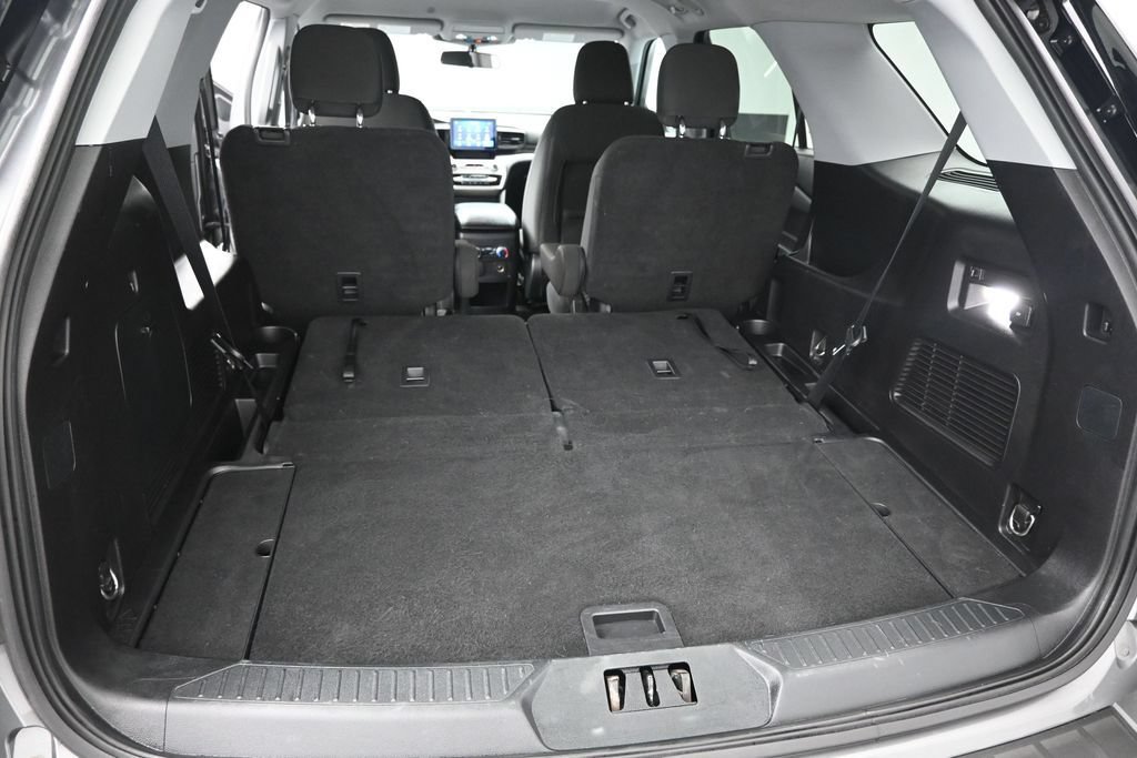Certified 2021 Ford Explorer XLT RWD image 10