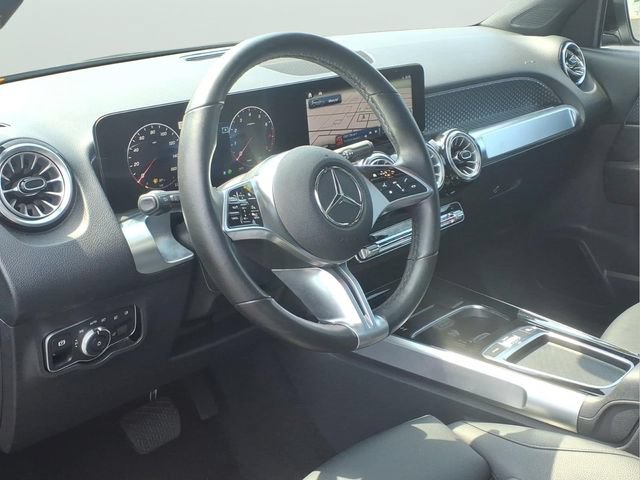 Used 2024 Mercedes-Benz GLB 250 4MATIC w/ Exclusive Package image 7