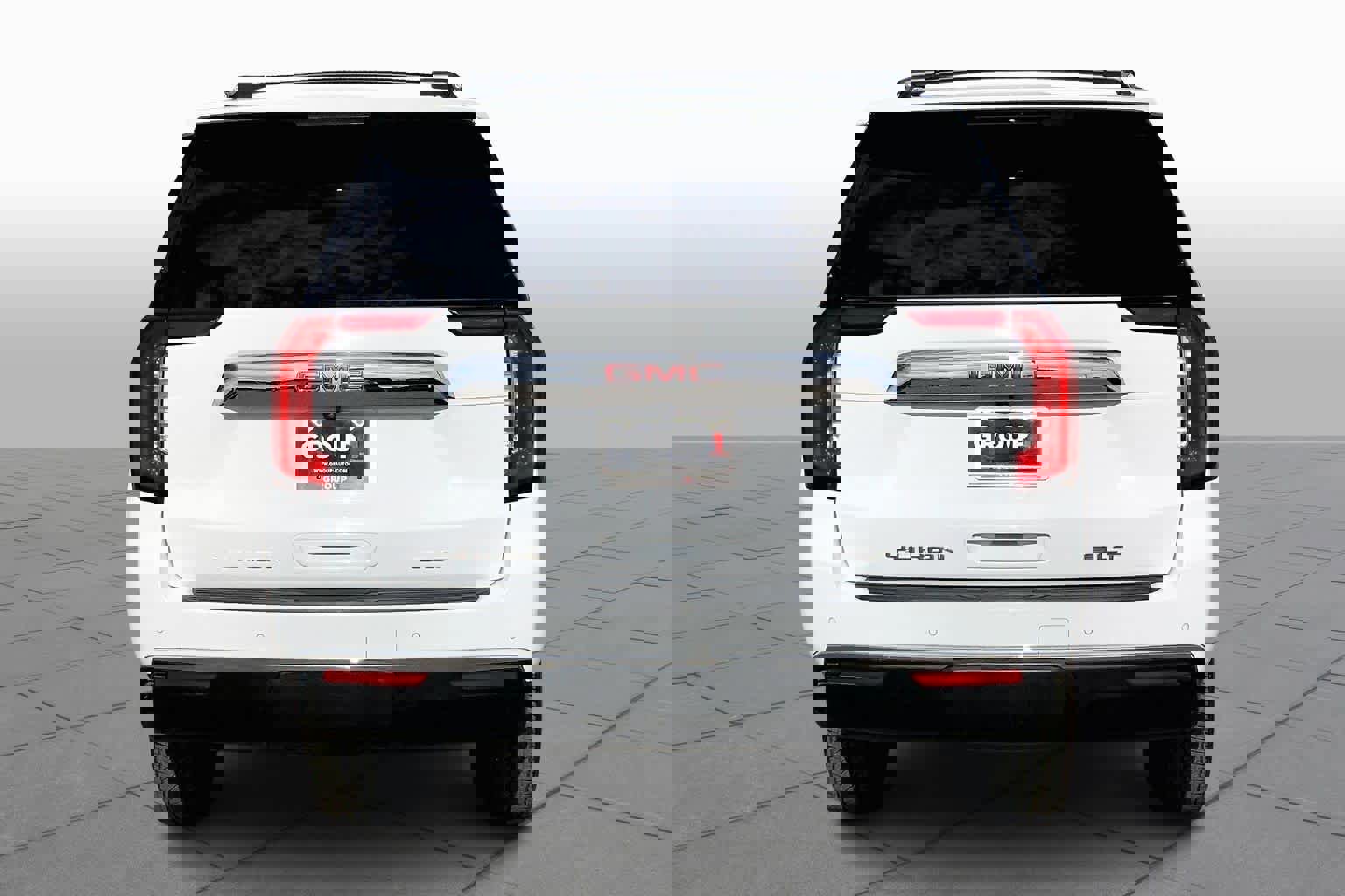 Used 2021 GMC Yukon XL SLT w/ SLT Premium Package image 2