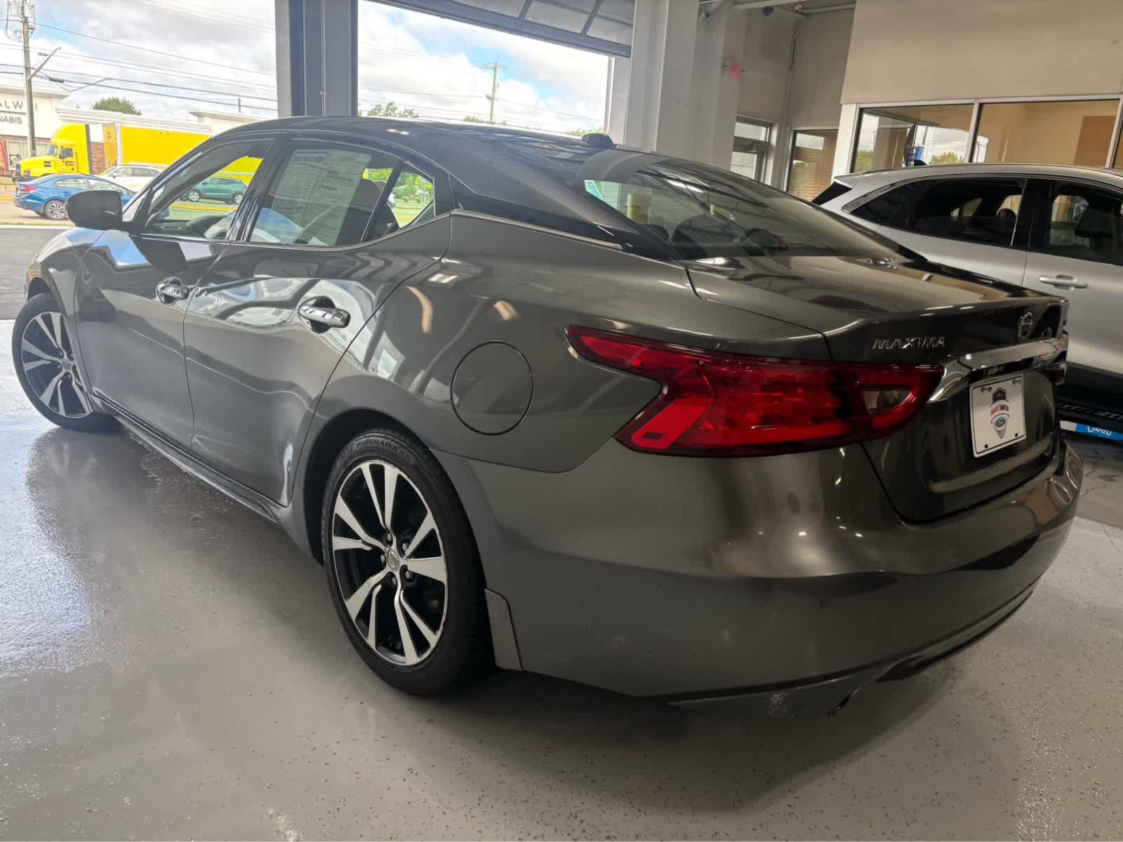 Used 2017 Nissan Maxima Platinum FWD image 6