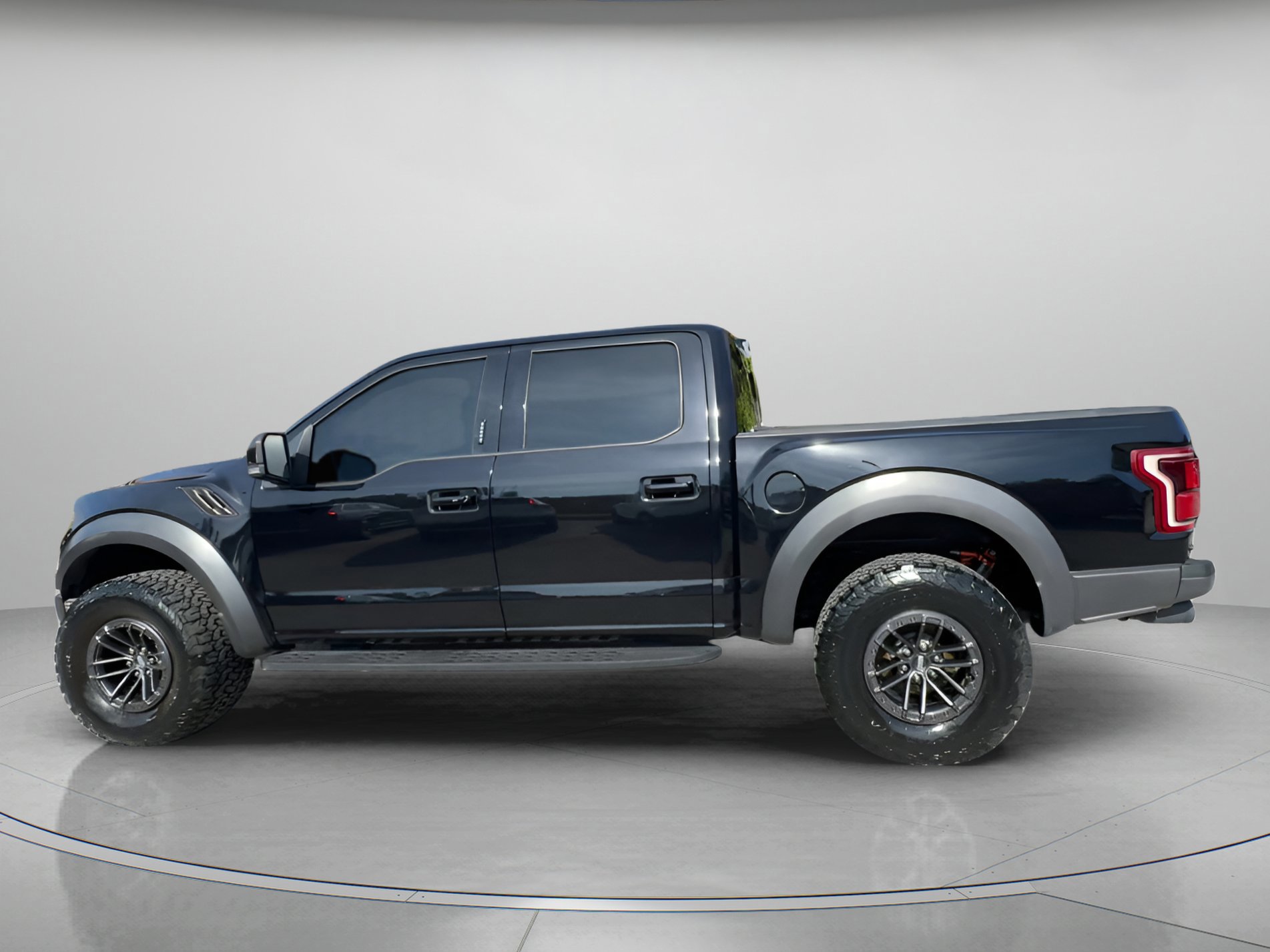 Certified 2020 Ford F150 Raptor w/ Equipment Group 802A Luxury image 11