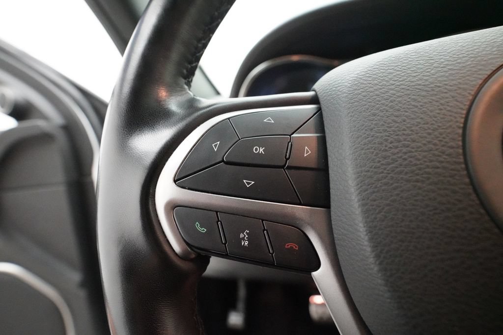 Used 2021 Jeep Grand Cherokee High Altitude AWD/4WD image 18