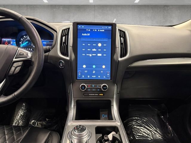 Certified 2024 Ford Edge Titanium image 3