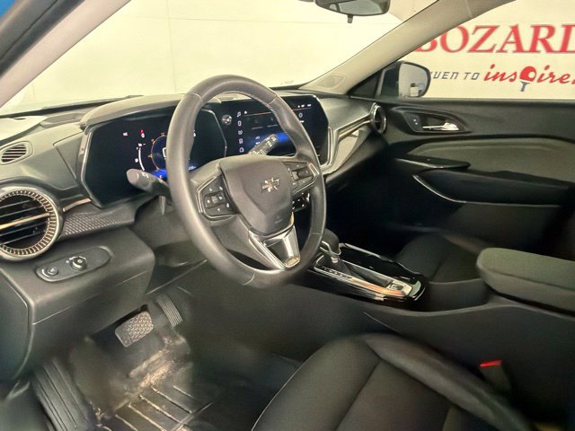 Used 2025 Chevrolet Trax ACTIV w/ Sunroof Package FWD image 18