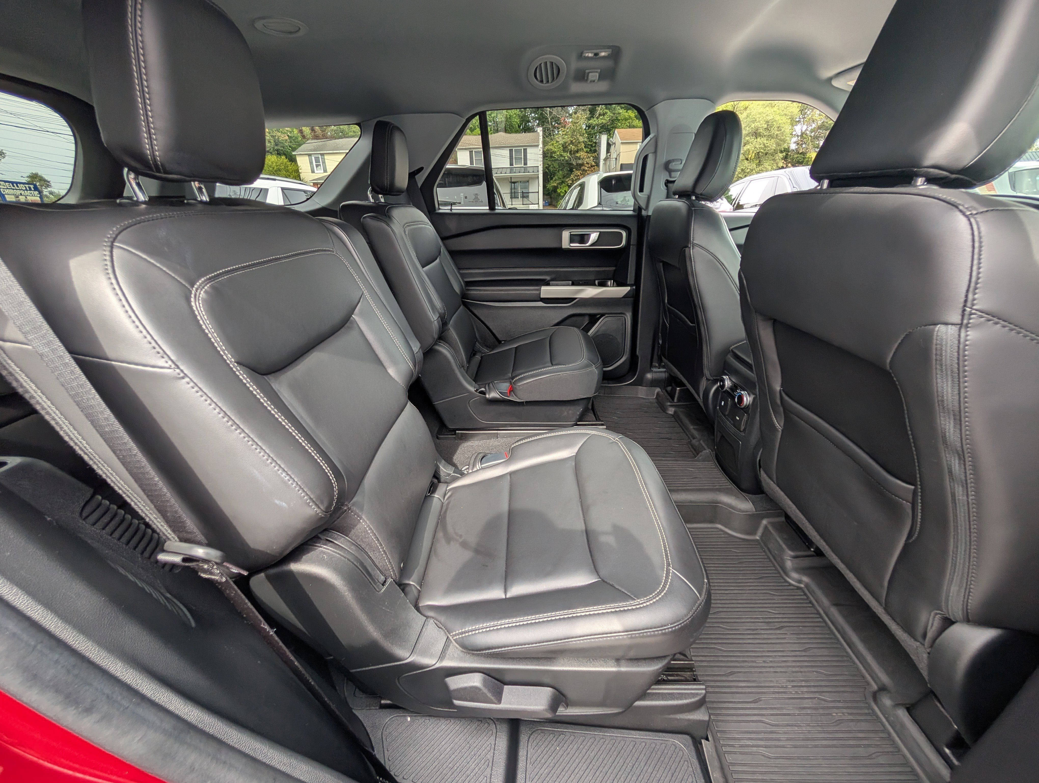 Certified 2022 Ford Explorer XLT w/ Equipment Group 202A image 13