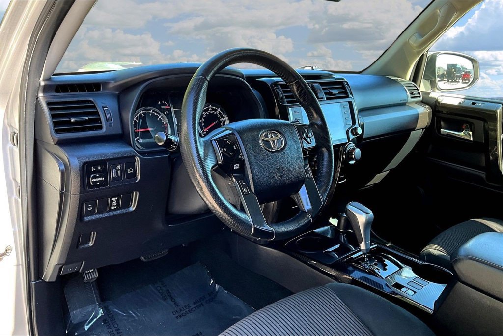Used 2021 Toyota 4Runner TRD Off-Road AWD/4WD image 19
