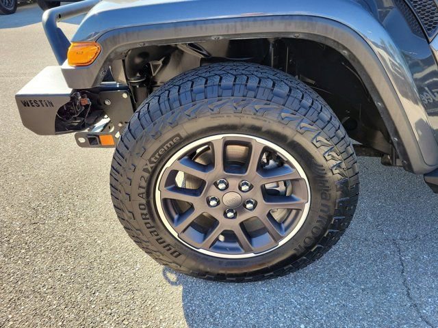Used 2023 Jeep Gladiator Overland w/ Popular Equipment Package image 8