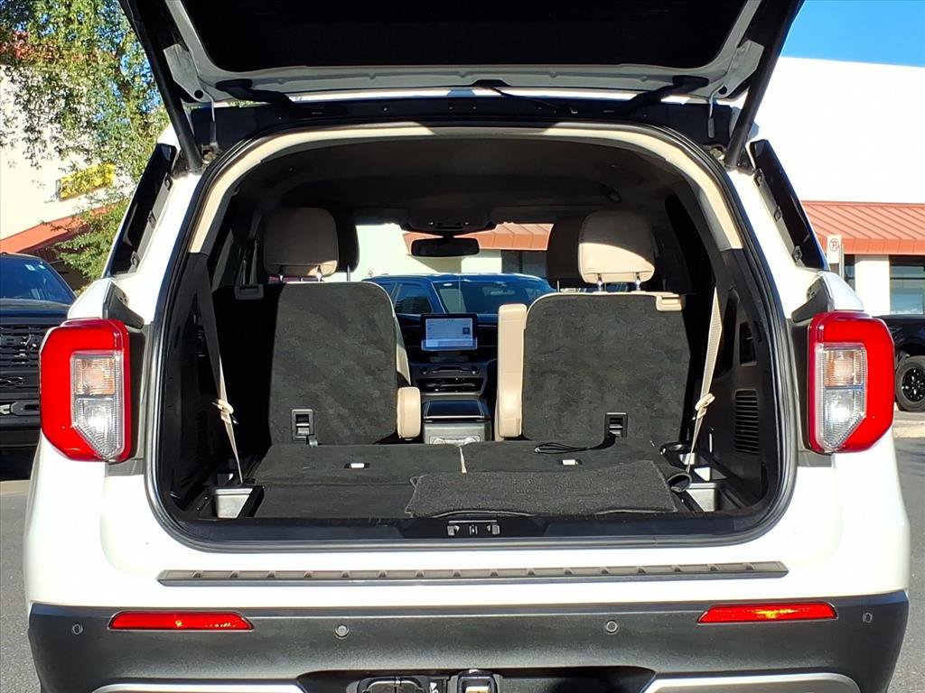 Certified 2022 Ford Explorer XLT w/ Equipment Group 202A image 11