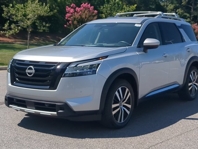 Used 2024 Nissan Pathfinder Platinum AWD/4WD image 8