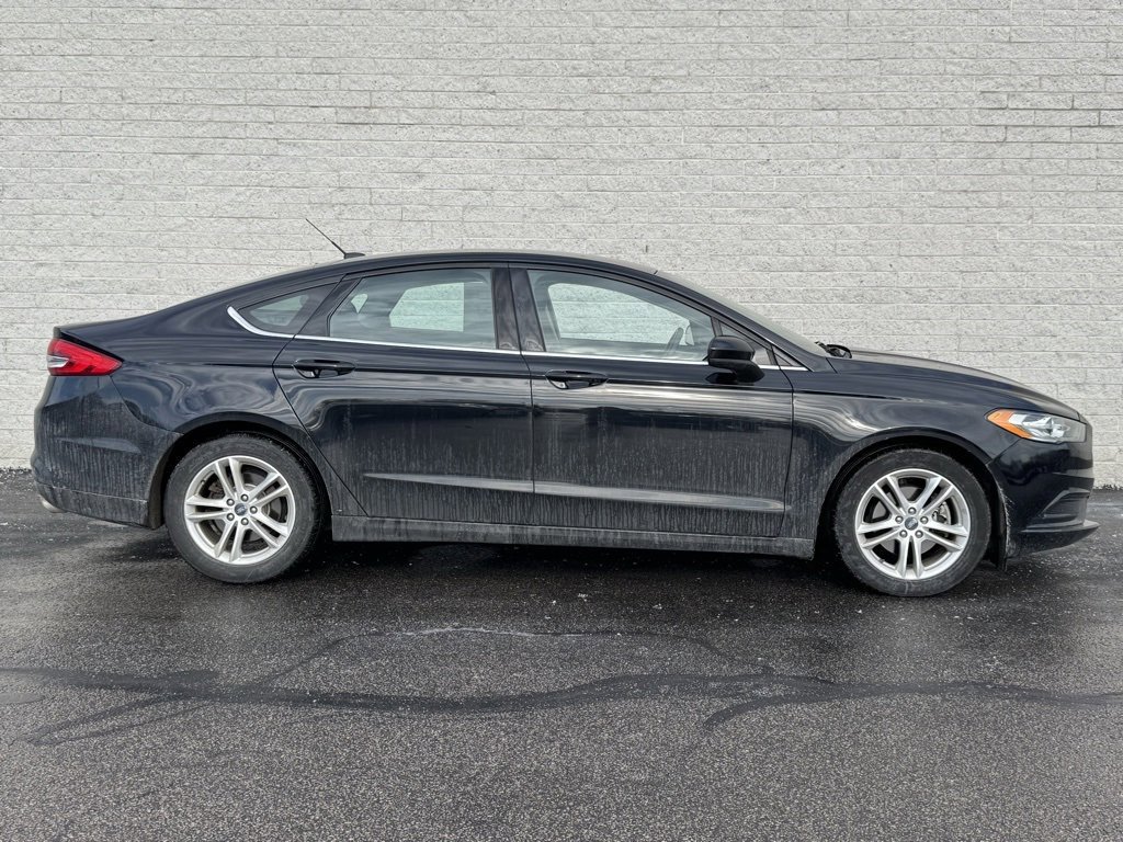 Certified 2018 Ford Fusion SE w/ Fusion SE Technology Package image 2