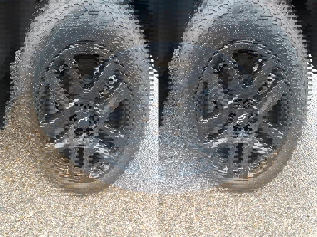 Used 2025 Chevrolet Colorado Z71 w/ Technology Package image 9