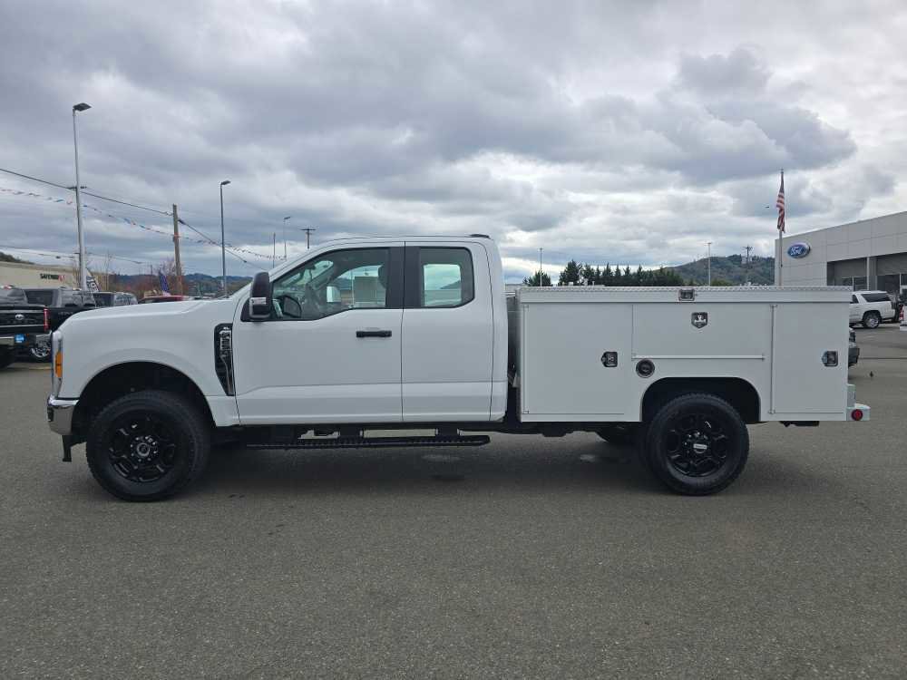 Certified 2023 Ford F250 XL w/ Snow Plow/Camper Package image 2