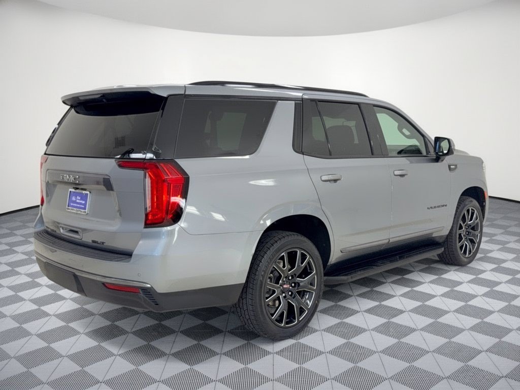 Used 2023 GMC Yukon SLT w/ SLT Luxury Package RWD image 9