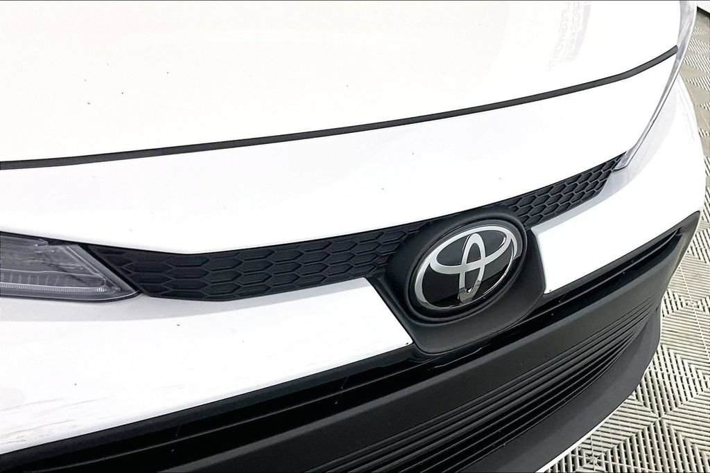Used 2026 Toyota Corolla LE FWD image 23