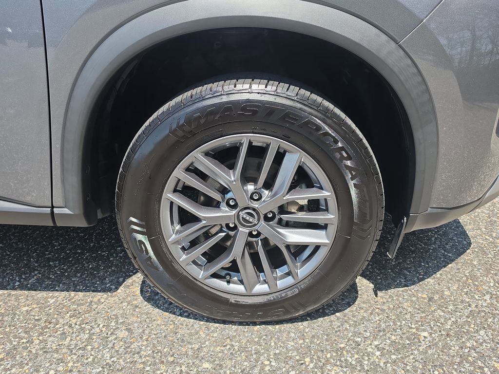 Used 2023 Nissan Rogue S AWD/4WD image 28