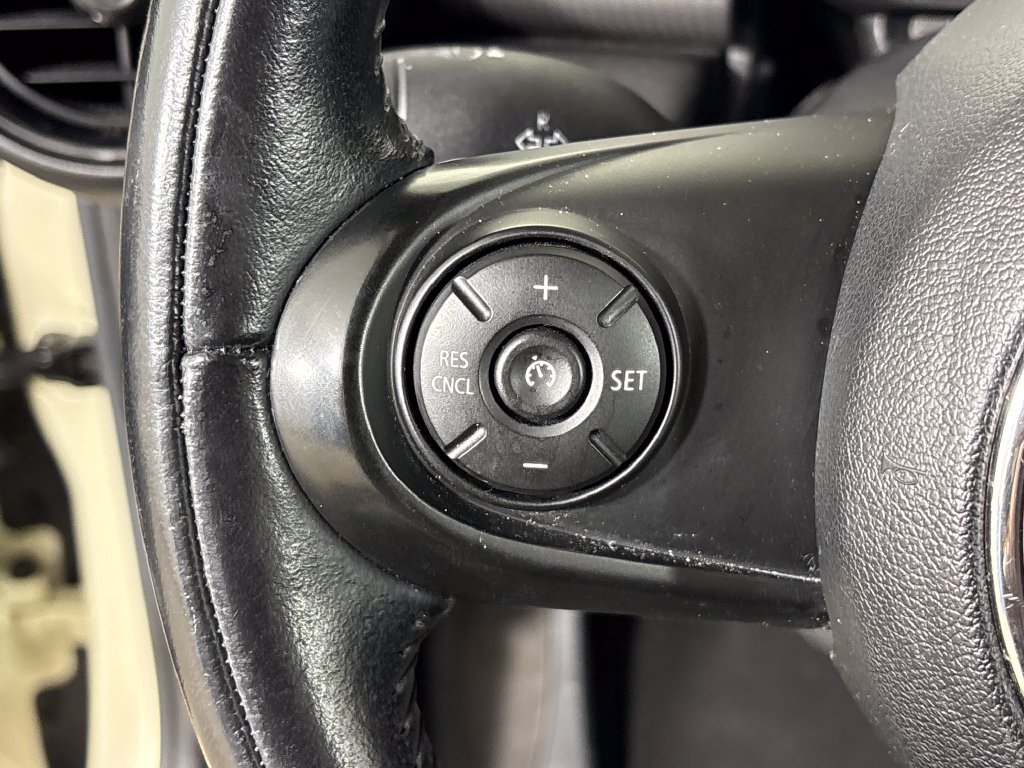 Used 2018 MINI Cooper 2-Door Hardtop FWD image 18