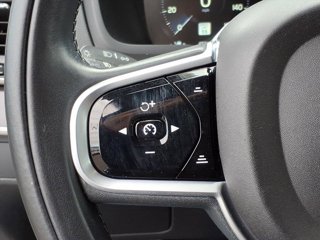 Used 2018 Volvo XC90 T6 Momentum w/ Momentum Plus Package image 20