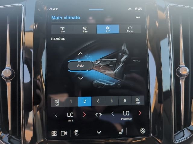 Used 2023 Volvo XC60 B5 Plus image 43