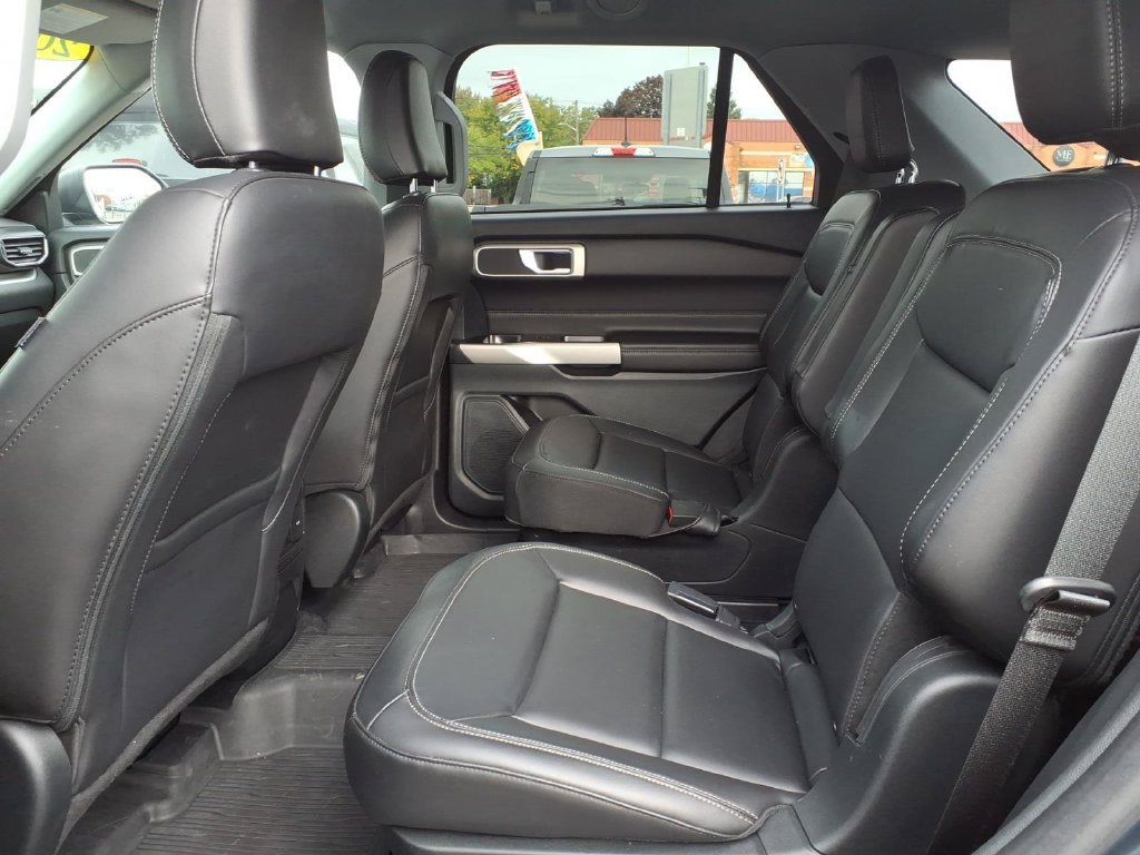 Certified 2023 Ford Explorer XLT w/ Equipment Group 202A AWD/4WD image 12