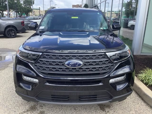 Certified 2023 Ford Explorer XLT w/ Equipment Group 202A AWD/4WD image 8