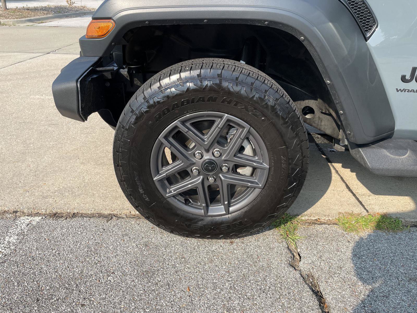 Used 2025 Jeep Wrangler Unlimited Sport AWD/4WD image 10