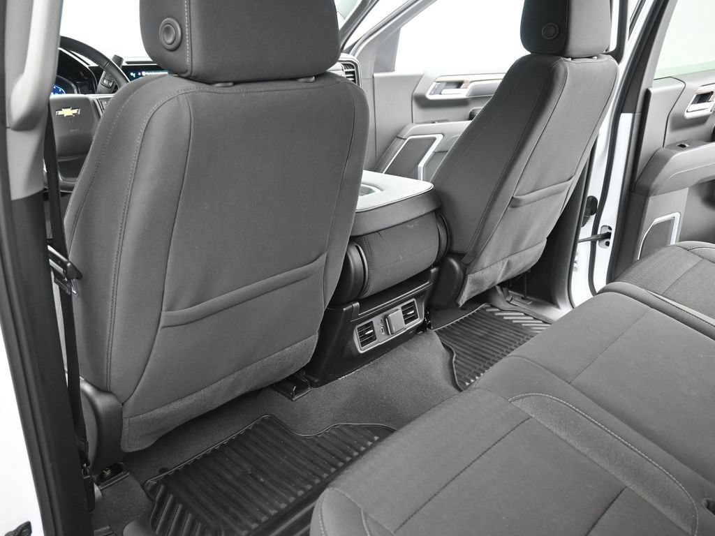 Used 2025 Chevrolet Silverado 1500 LT AWD/4WD image 9