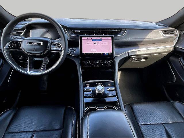 Used 2023 Jeep Grand Cherokee Overland w/ Luxury Tech Group IV AWD/4WD image 9