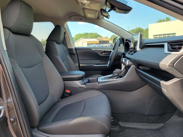 Used 2024 Toyota RAV4 LE AWD/4WD image 23