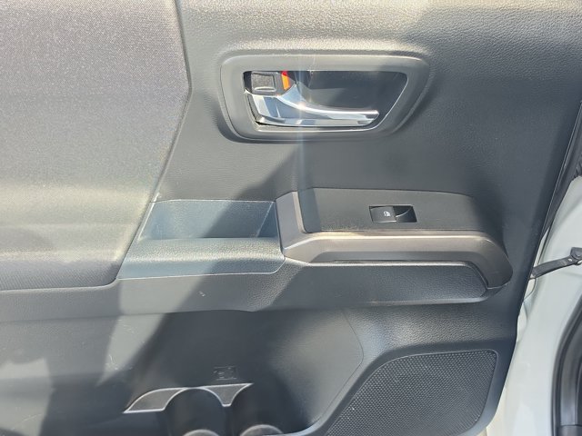 Used 2018 Toyota Tacoma TRD Sport RWD image 12