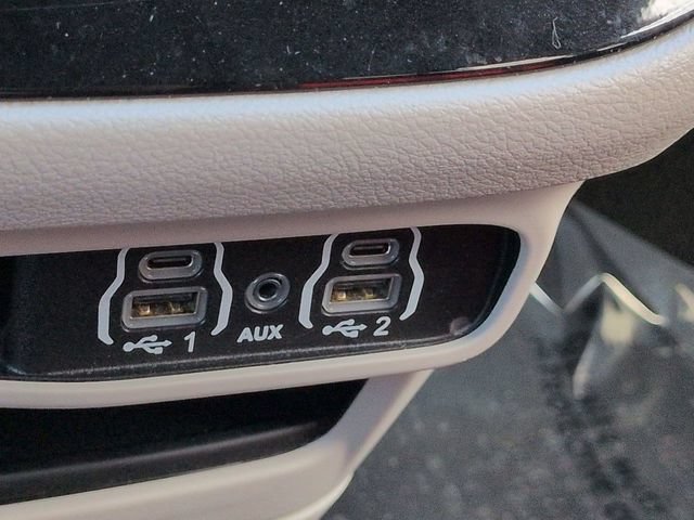Used 2023 Chrysler Voyager LX FWD image 21