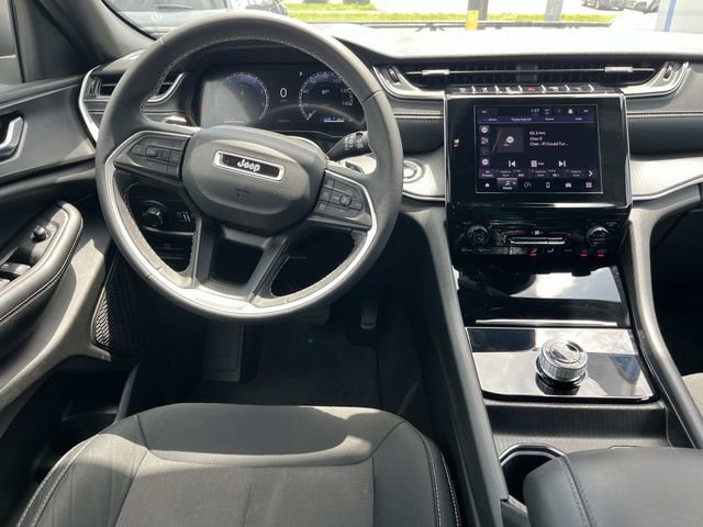 Used 2024 Jeep Grand Cherokee Laredo X AWD/4WD image 17