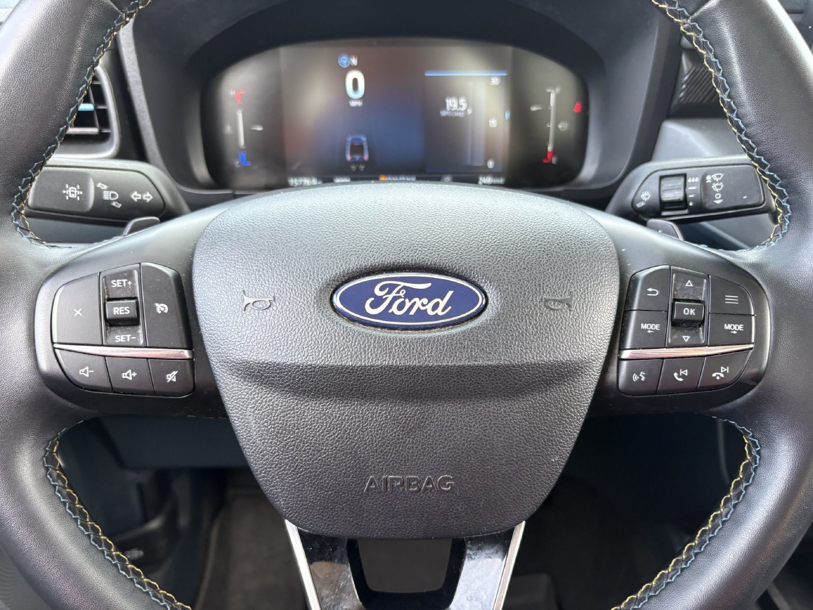 Certified 2025 Ford Maverick Lobo AWD/4WD image 36