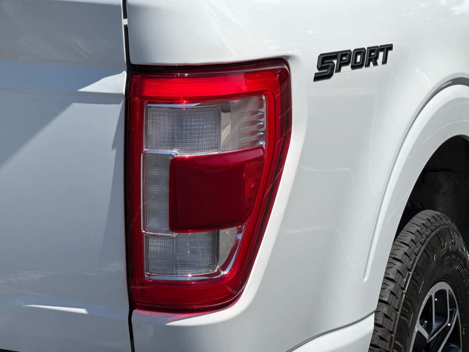 Certified 2022 Ford F150 Lariat w/ Equipment Group 502A High RWD image 27