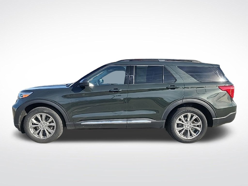 Certified 2023 Ford Explorer XLT w/ Equipment Group 202A AWD/4WD image 4