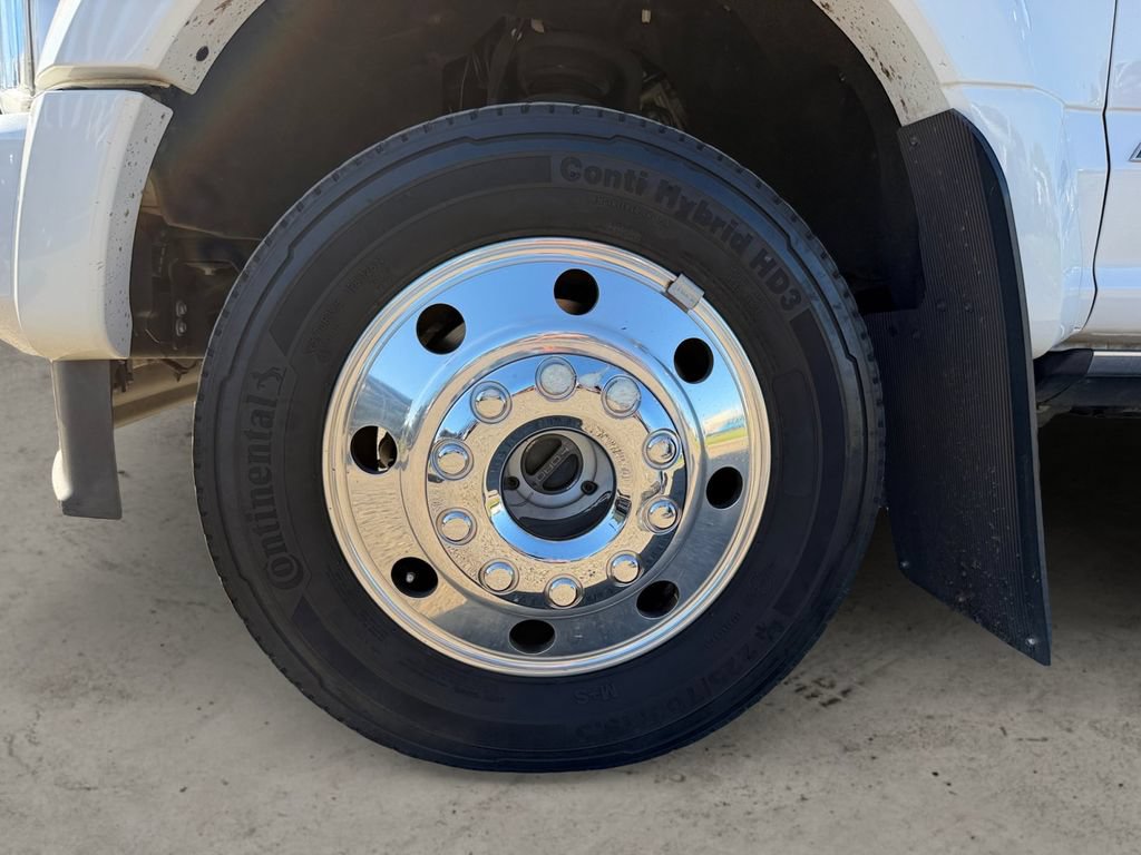Certified 2022 Ford F450 Platinum w/ FX4 Off-Road Package AWD/4WD image 9