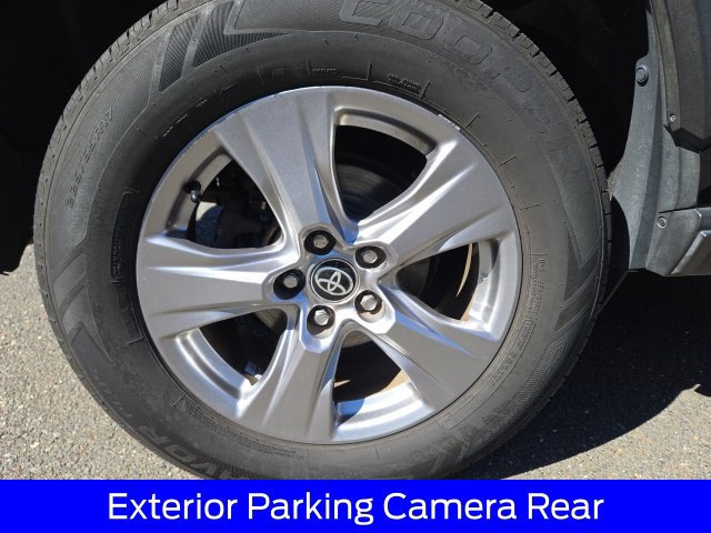 Used 2022 Toyota RAV4 XLE AWD/4WD image 18