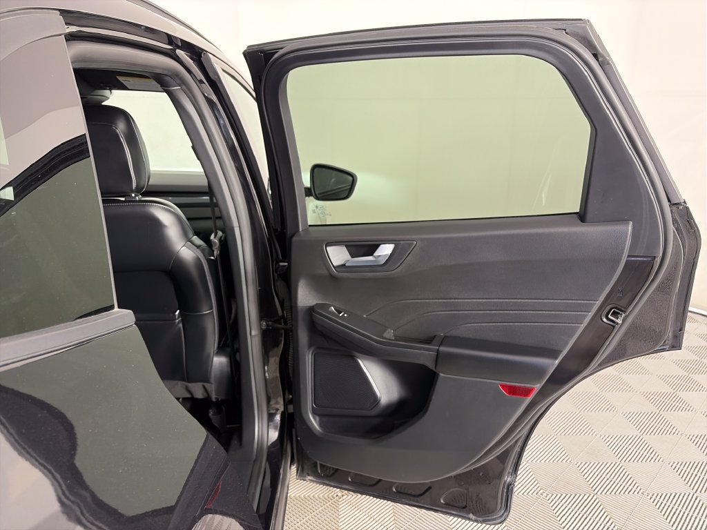 Certified 2025 Ford Escape ST-Line Select AWD/4WD image 28