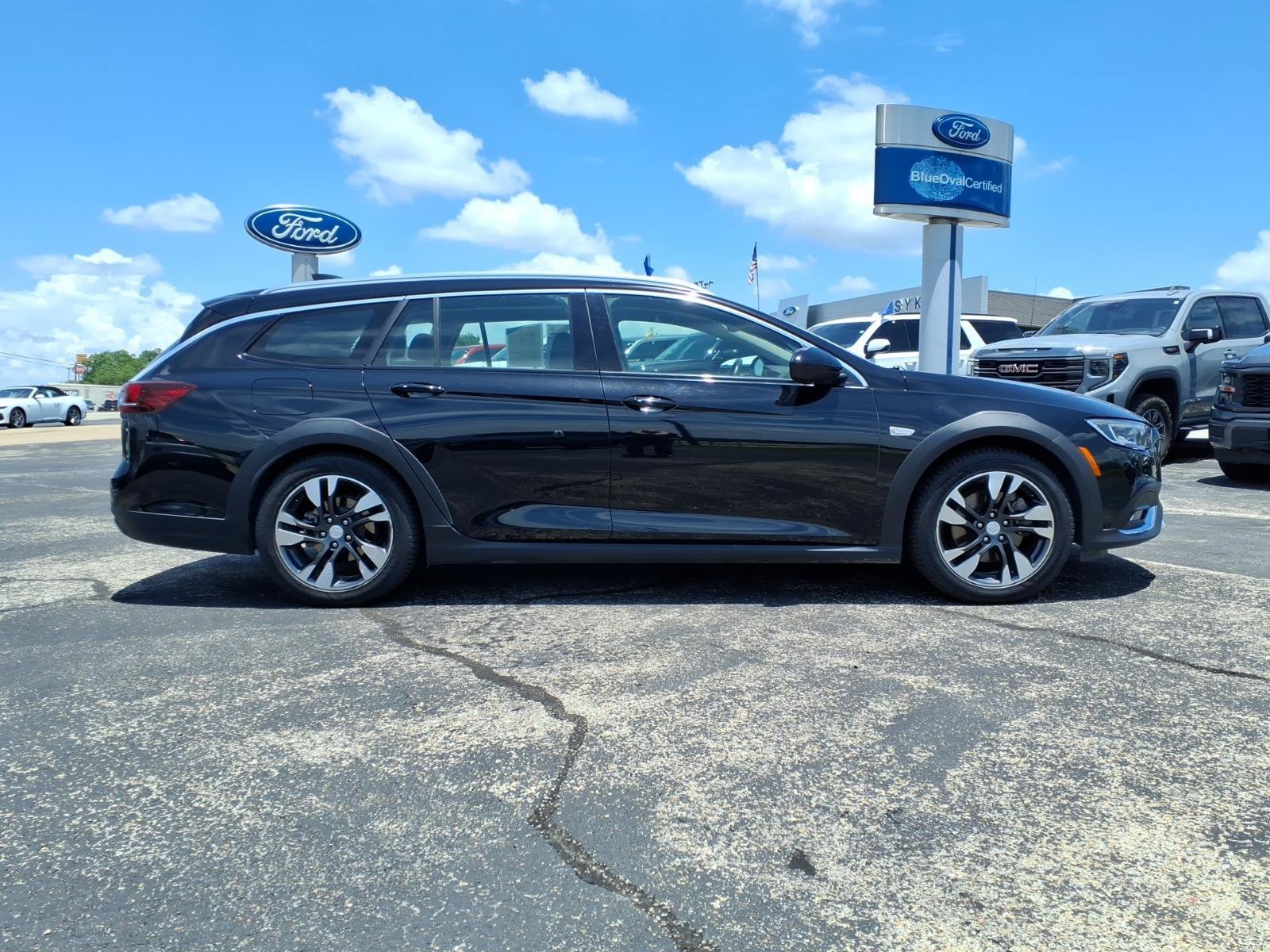 Used 2018 Buick Regal Essence w/ Driver Confidence Package #1 AWD/4WD image 4