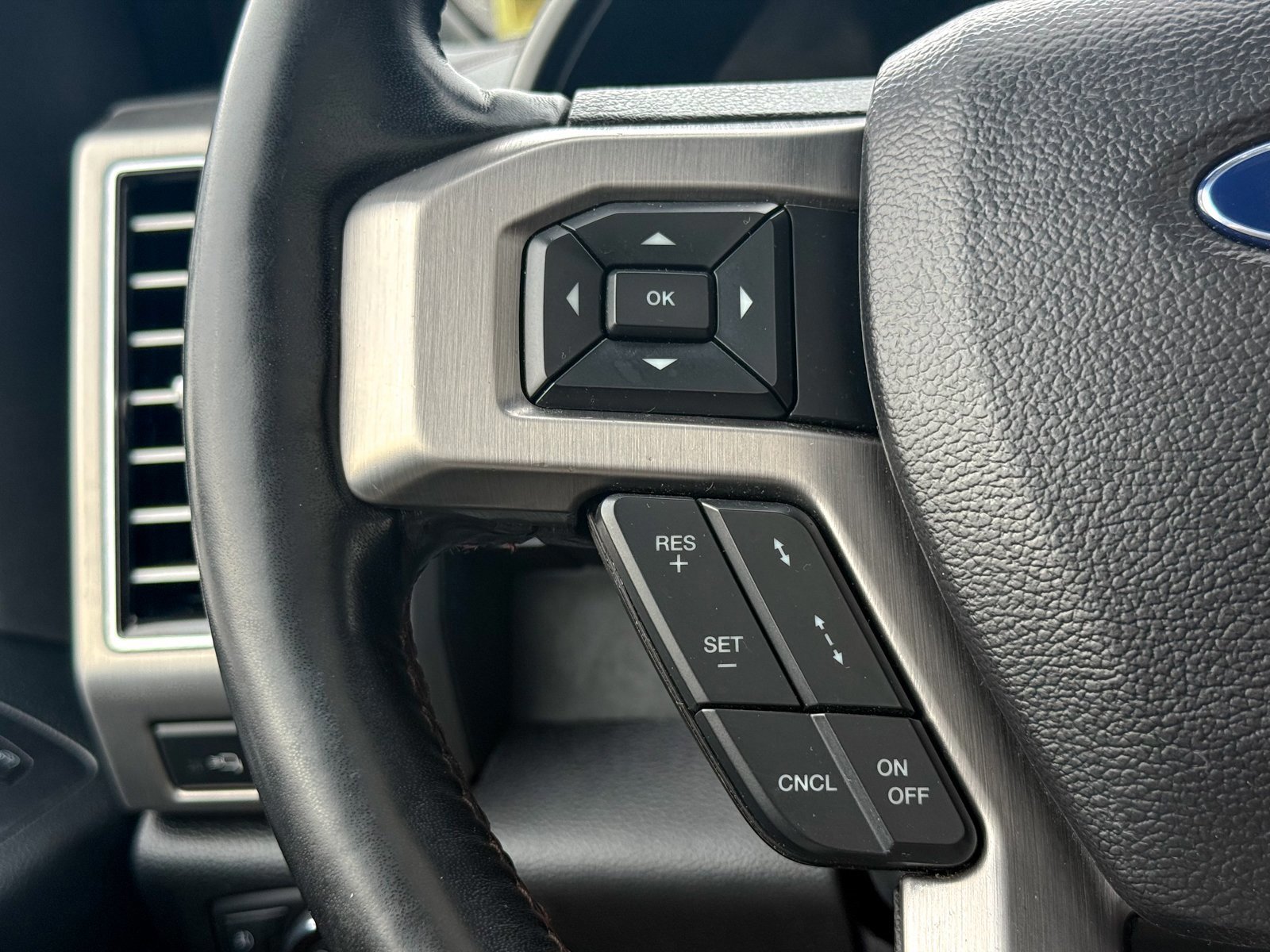 Certified 2019 Ford F150 Platinum w/ Equipment Group 701A Luxury image 43