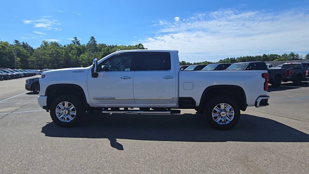 Used 2024 Chevrolet Silverado 2500 High Country w/ High Country Premium Package AWD/4WD image 17