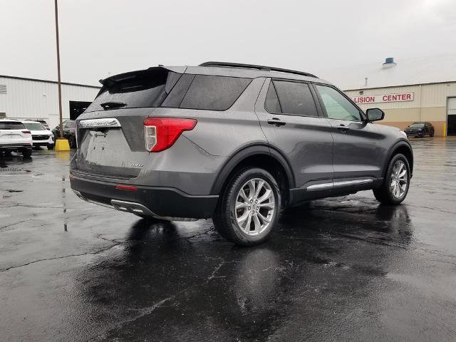 Certified 2022 Ford Explorer XLT w/ Equipment Group 202A AWD/4WD image 5