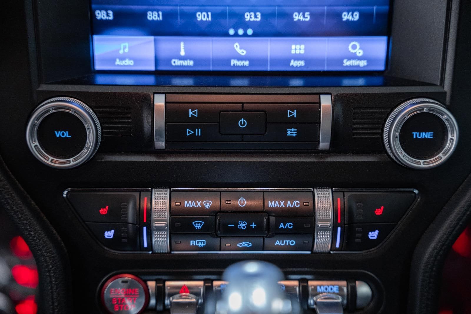Certified 2020 Ford Mustang Premium RWD image 30