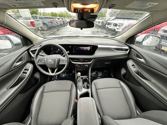 Used 2024 Buick Encore GX Preferred w/ Comfort Package FWD image 17