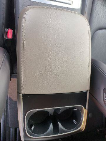 Used 2025 Kia Carnival EX FWD image 25